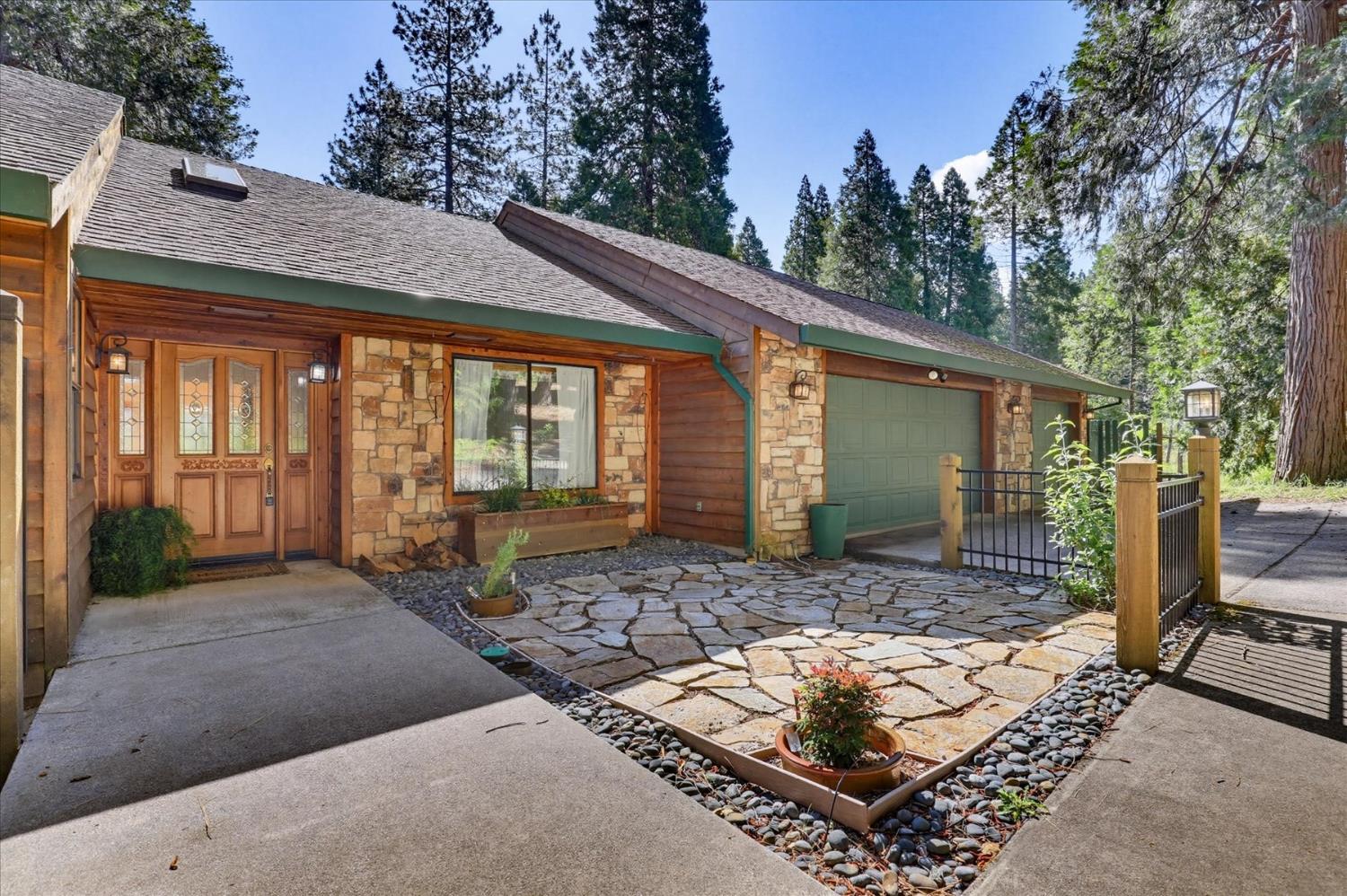 13031 Cedar Crest Lane — photo