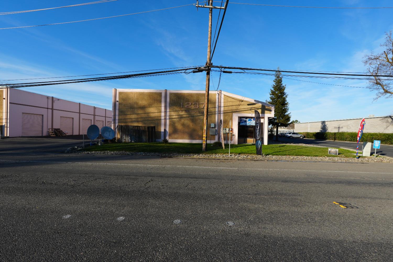1237 E Beamer Street — photo
