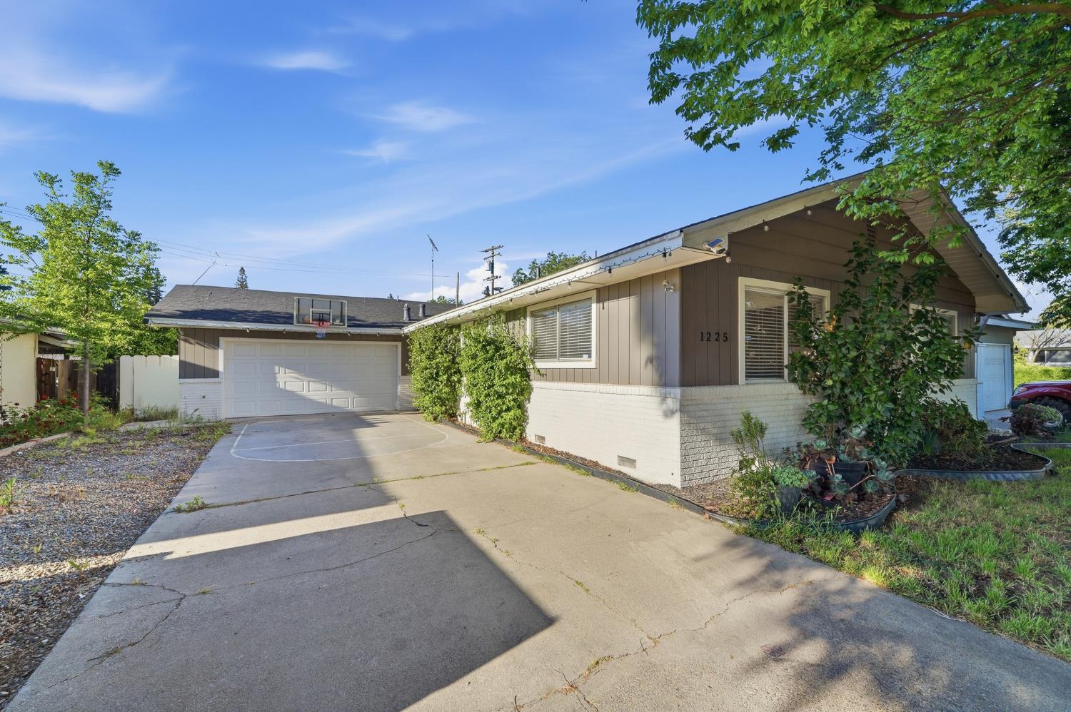 1225 Chehalem Drive — photo