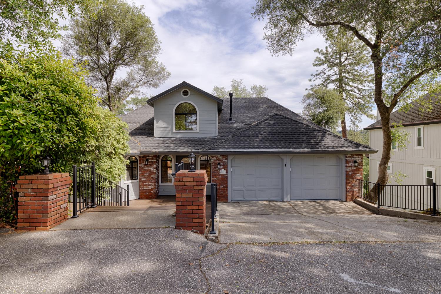11448 Madrone Court — photo