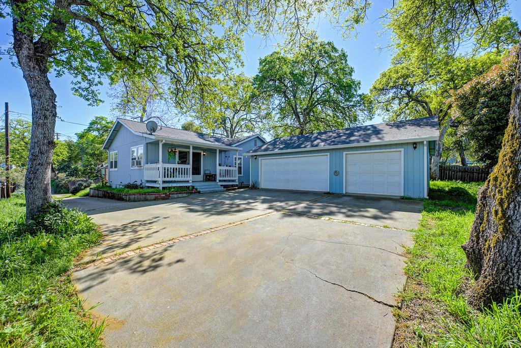 2415 Short Lane — photo