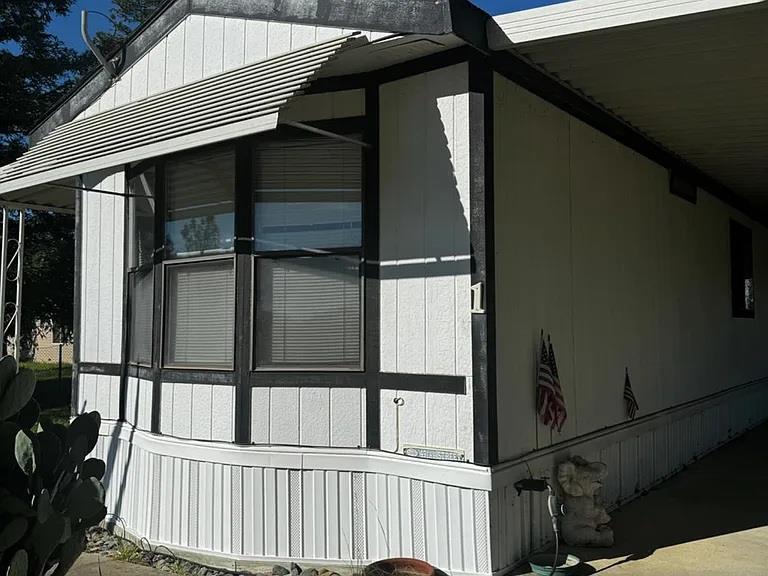 8255 Hwy 99 E 1 — photo