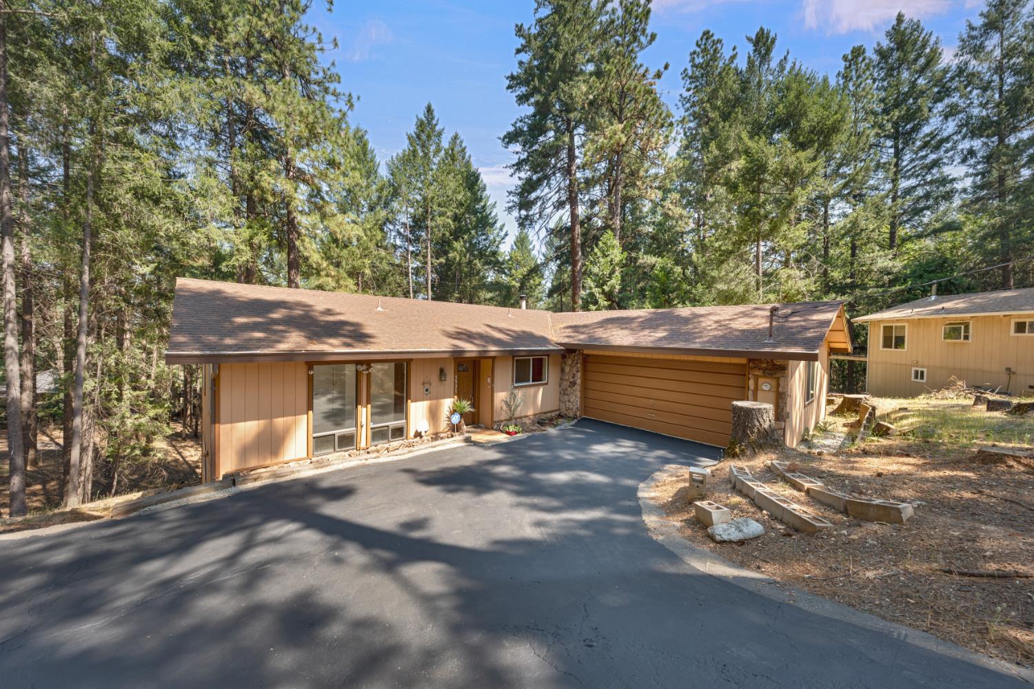 5531 Begonia Drive — photo