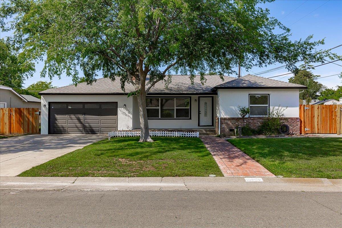 3127 Valencia Way — photo