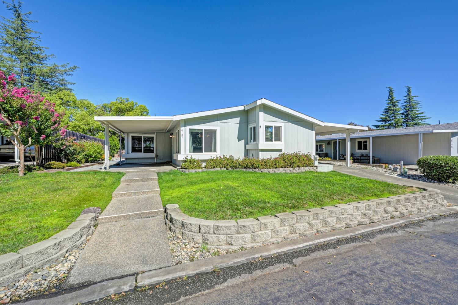 6141 Oak Lakes Lane — photo