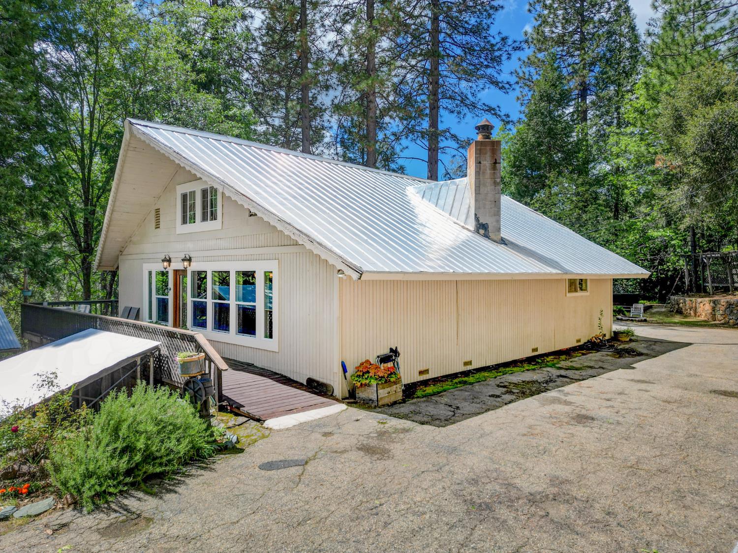 238 Cedar Drive — photo