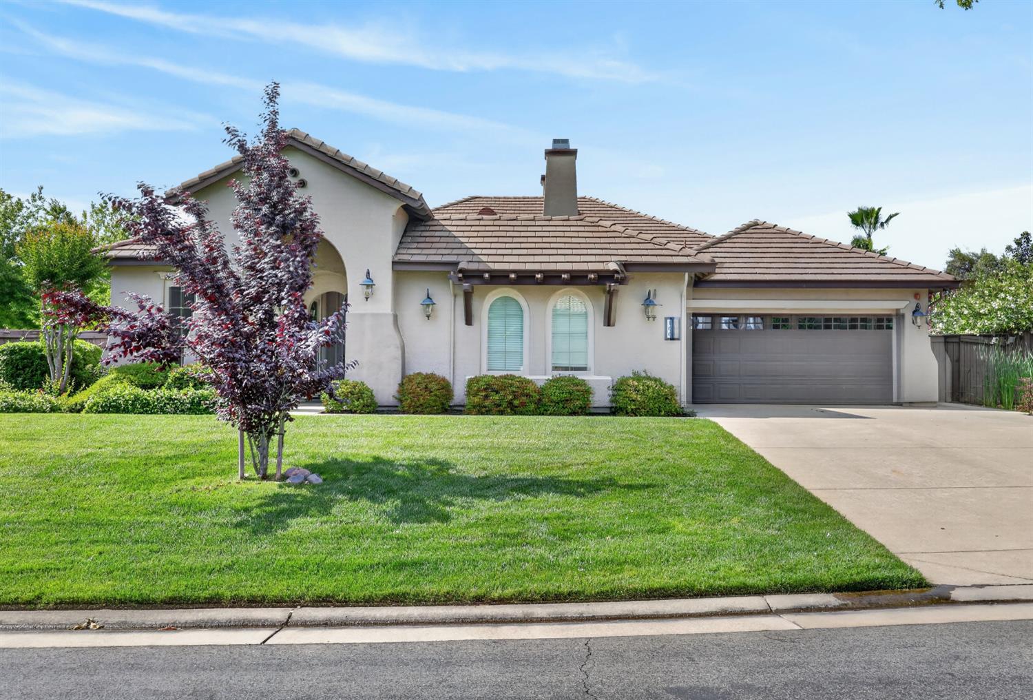 100 Cresta Court — photo