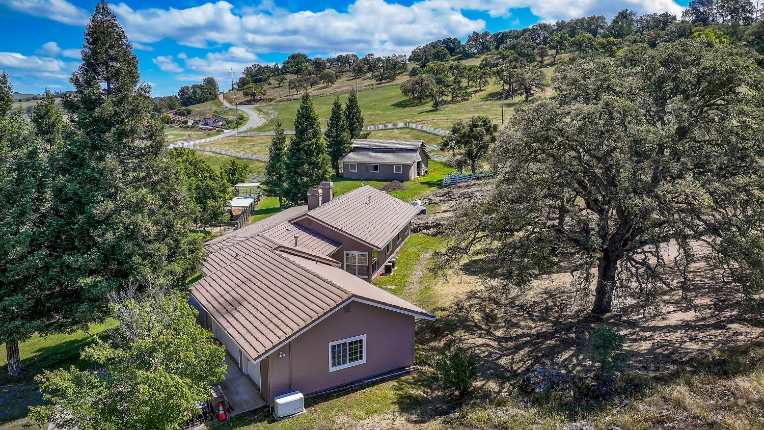 3751 Cosgrove Creek Road — photo
