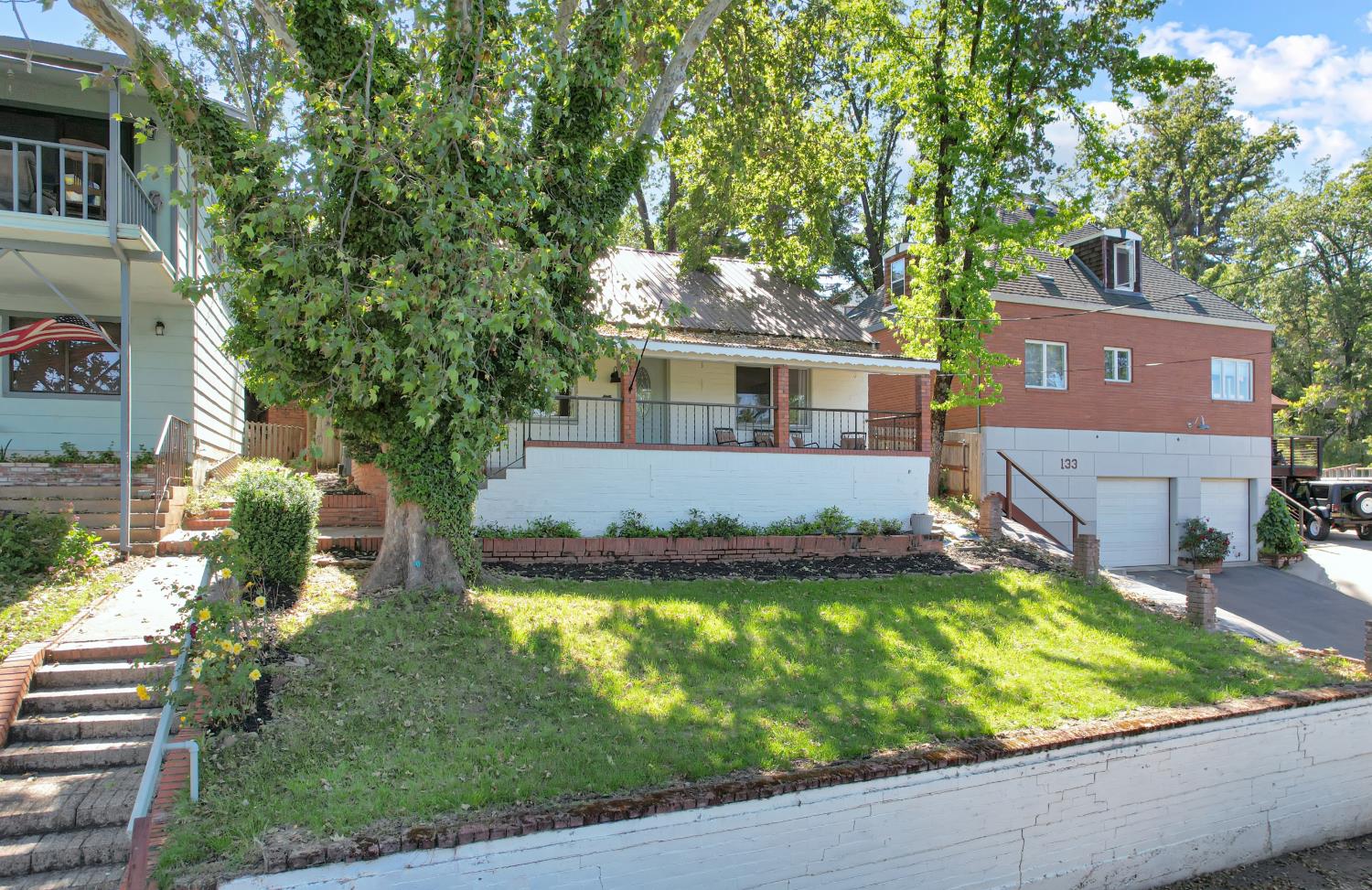 207 Peek — photo