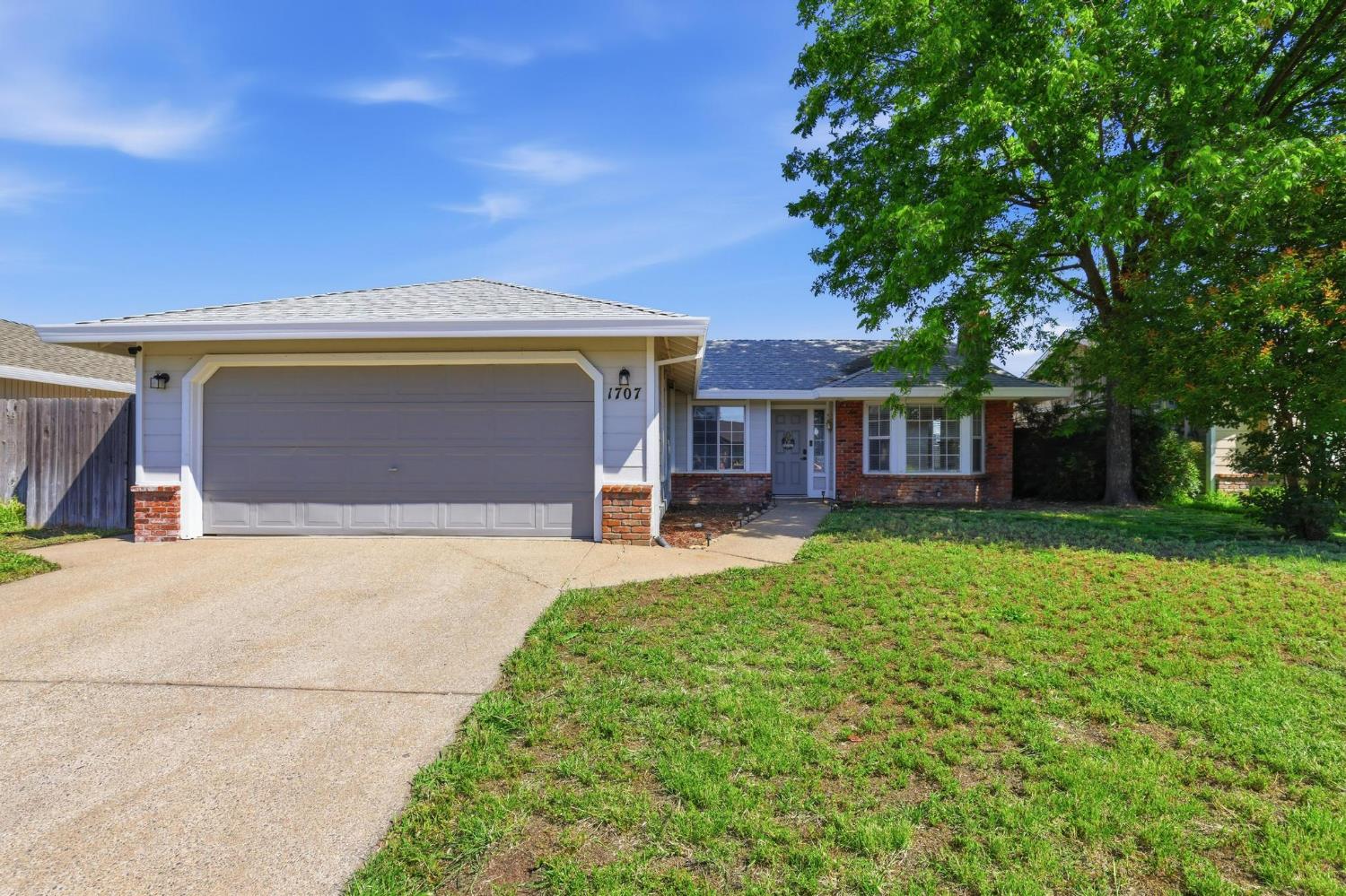 1707 Chateau Drive — photo
