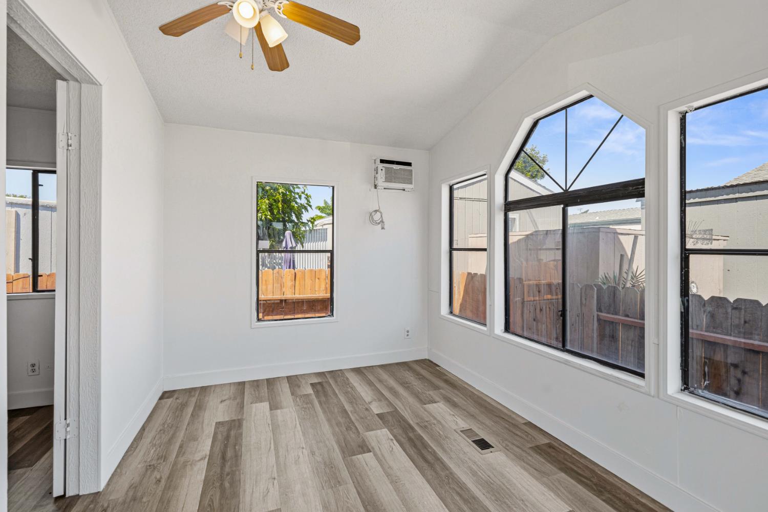 555 Moffat Boulevard 61 — photo