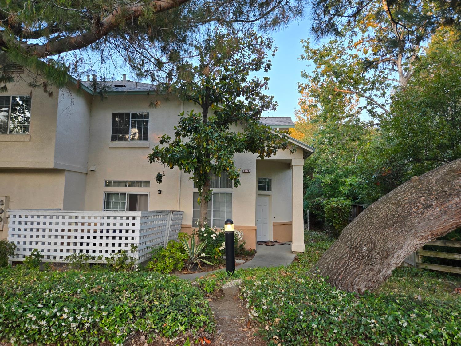 1174 Greene Terrace — photo