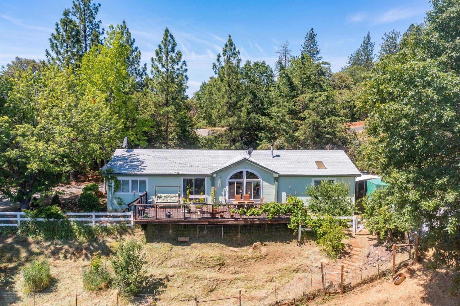 18301 Toyon Road — photo