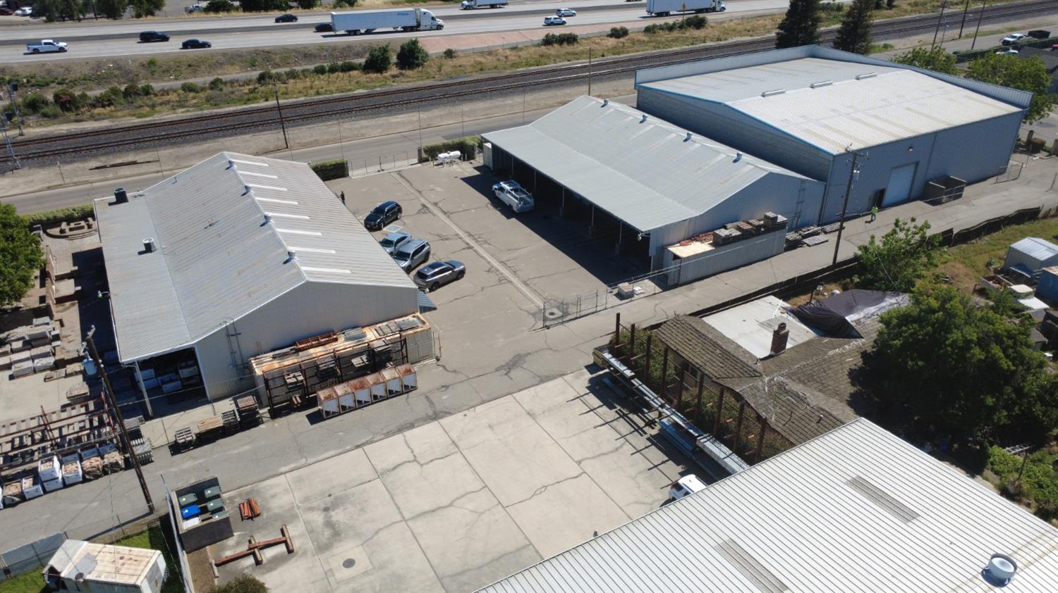 3115 Railroad Ave — photo