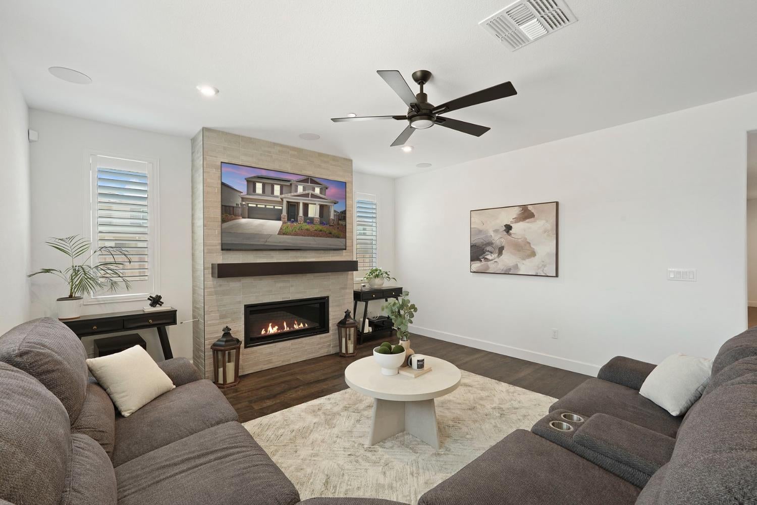 10469 Fendi Way — photo