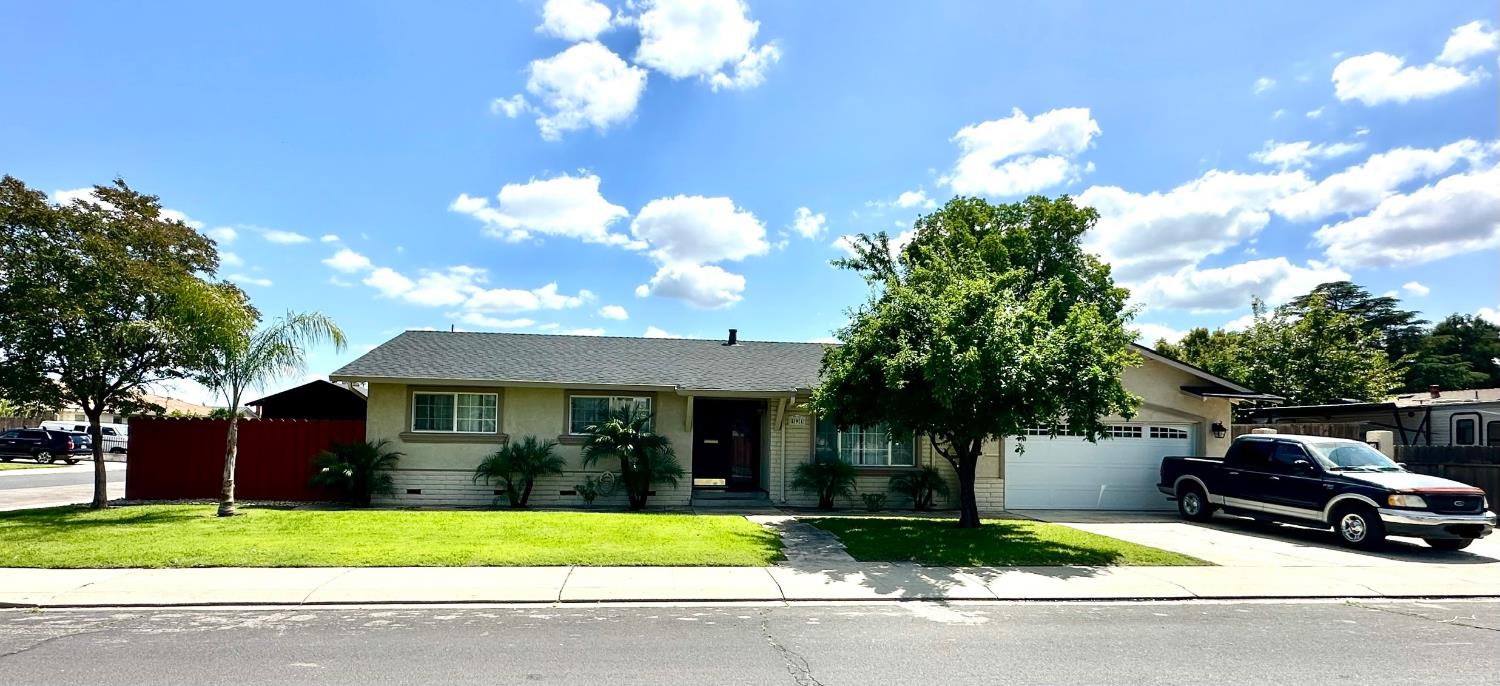 594 Parkwood Drive — photo