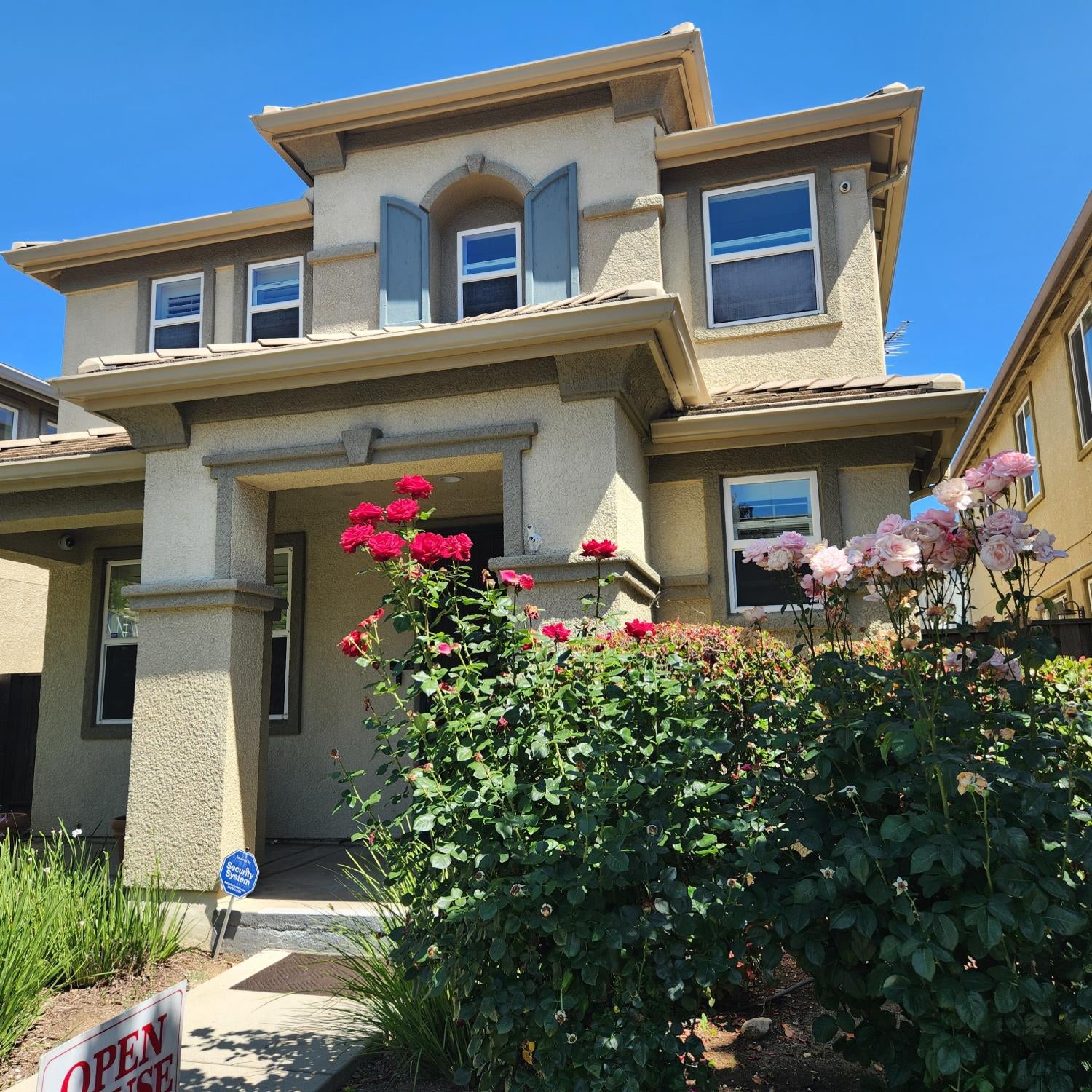 3388 Paumanok Way — photo