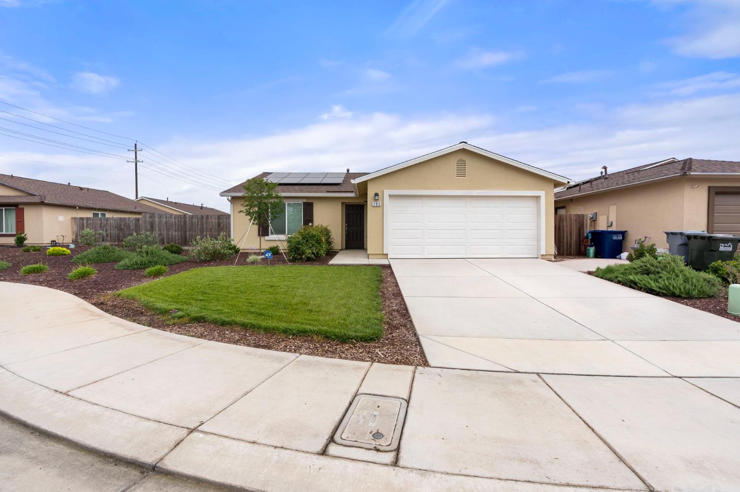 785 Dean Court — photo