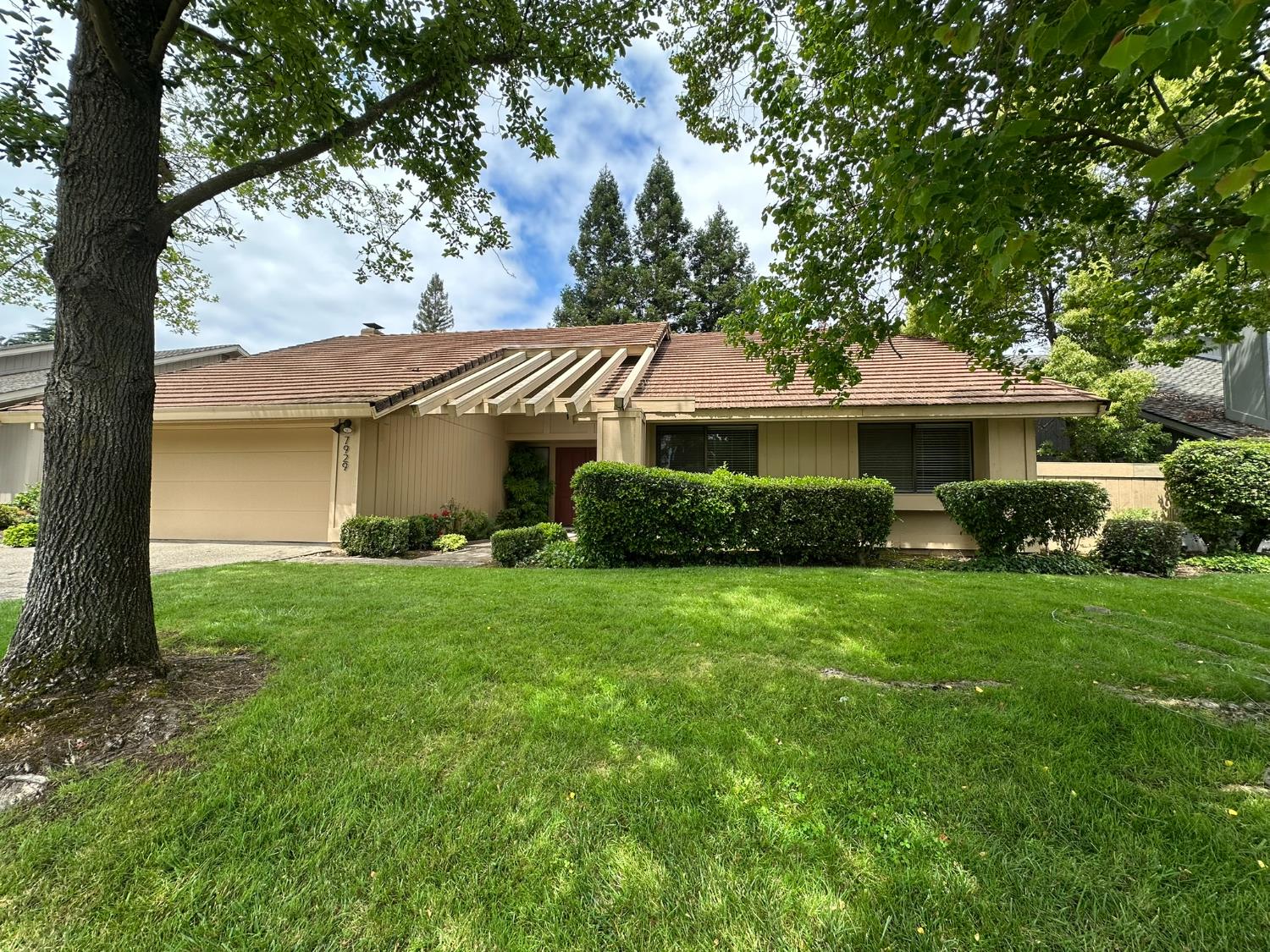 7929 Wildridge Drive — photo