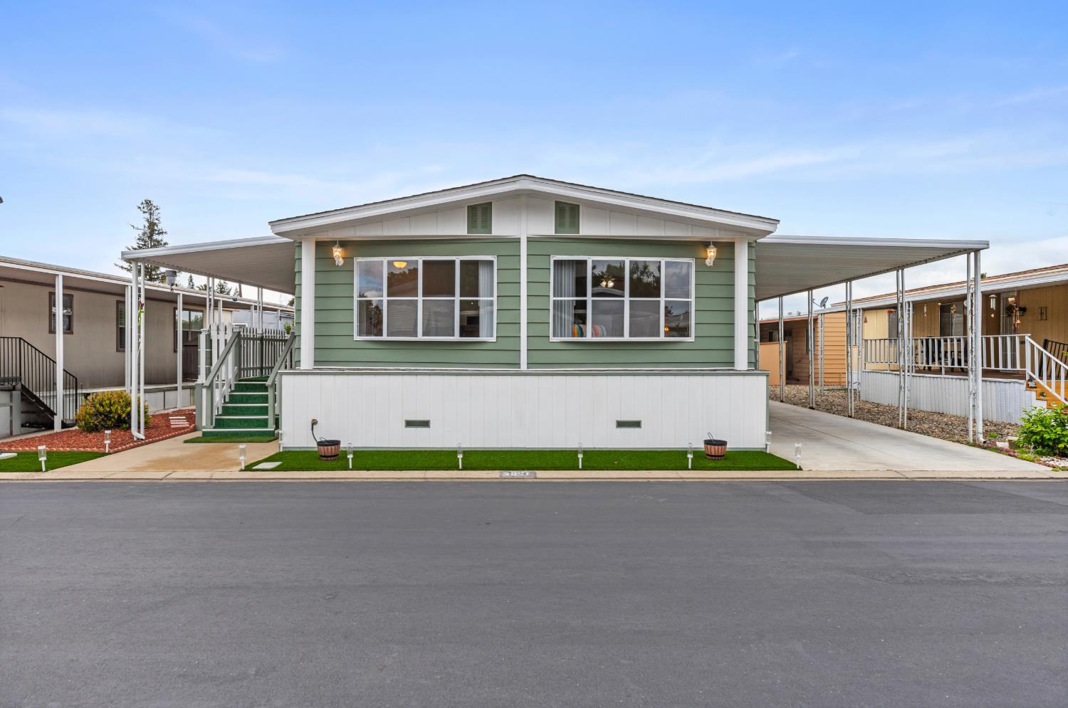 3921 Moana Way — photo
