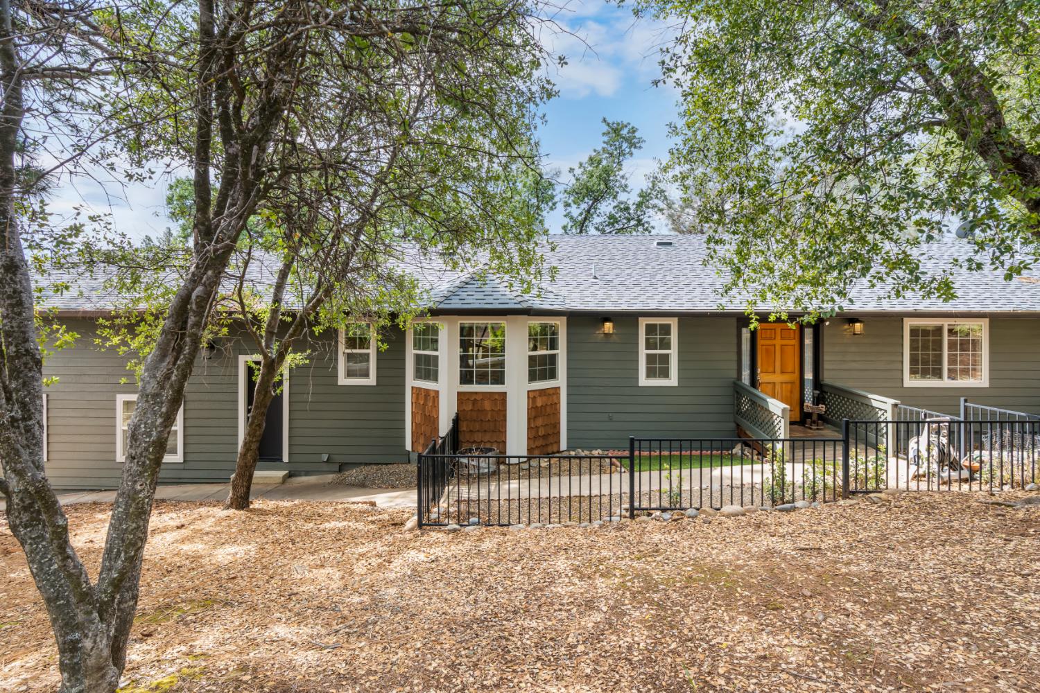 12711 Cresthaven Drive — photo