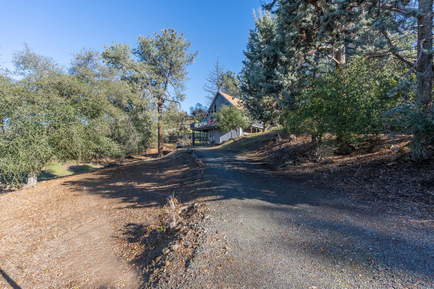 2423 Quail Hill Road — photo