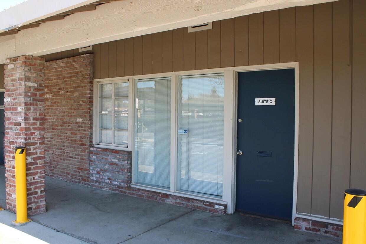 1040 W Capitol Ave — photo