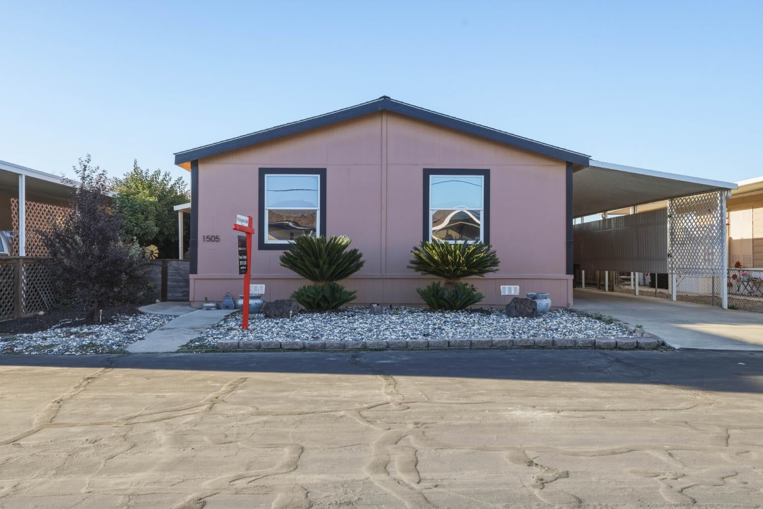 1505 La Perla Drive — photo
