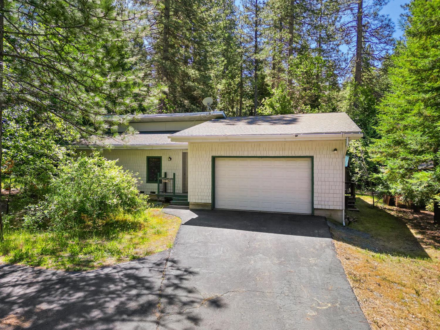 2641 Pine Drive — photo