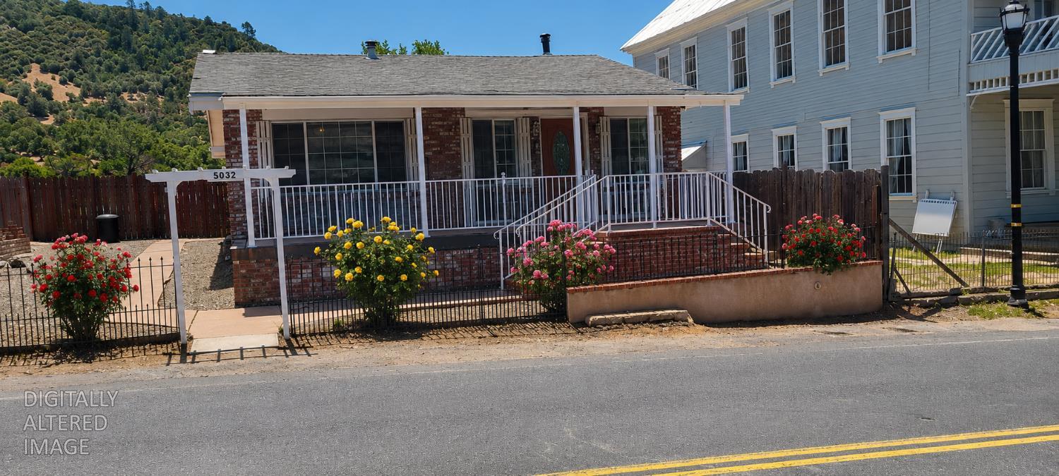 5032 Main Street — photo