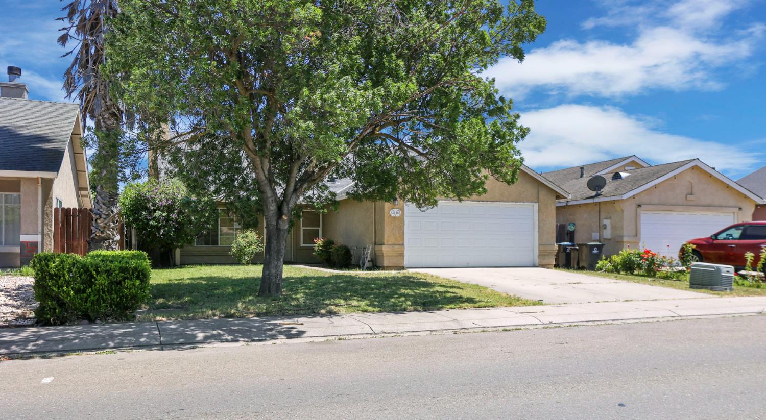 2416 S Fresno Avenue — photo