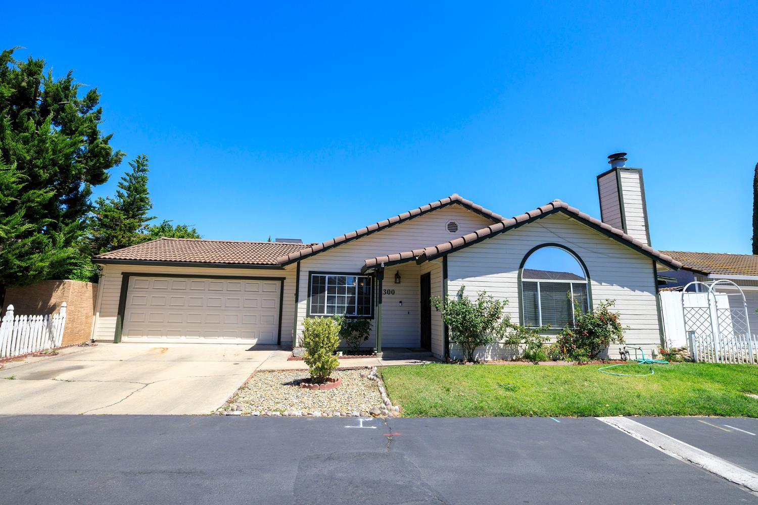 1300 Windsor Court — photo