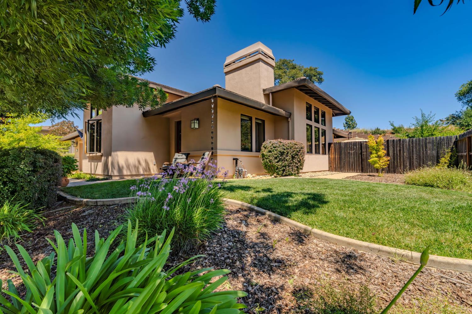 2031 Thomas Drive — photo