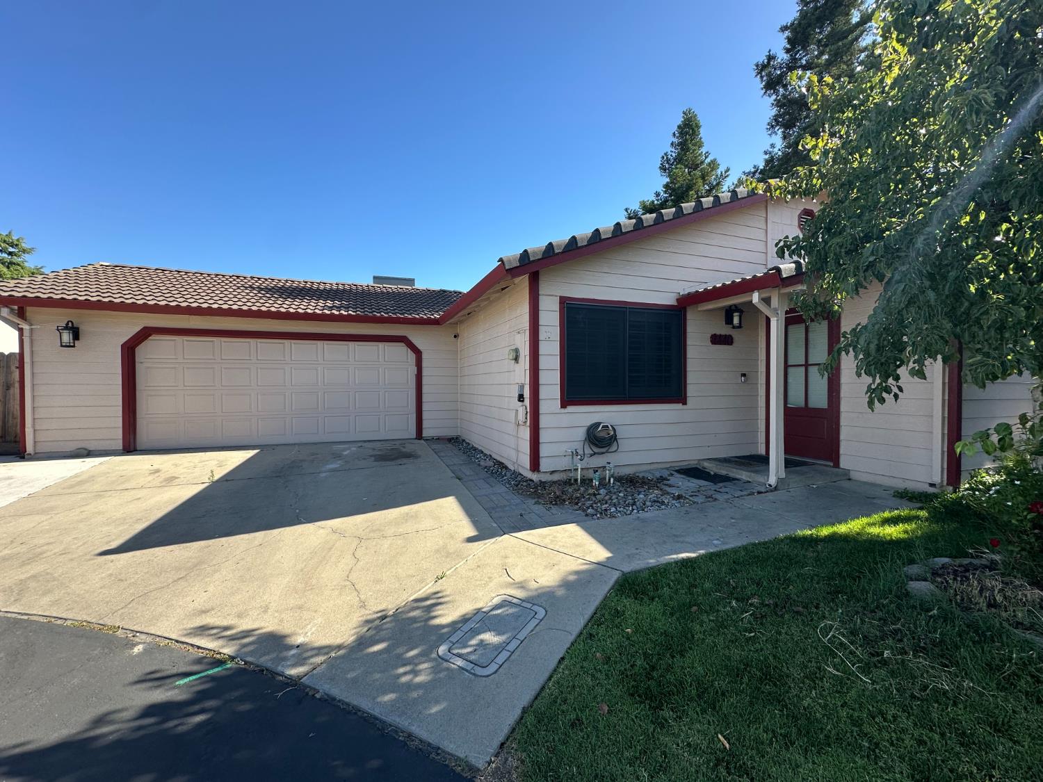 1440 Windsor Court — photo