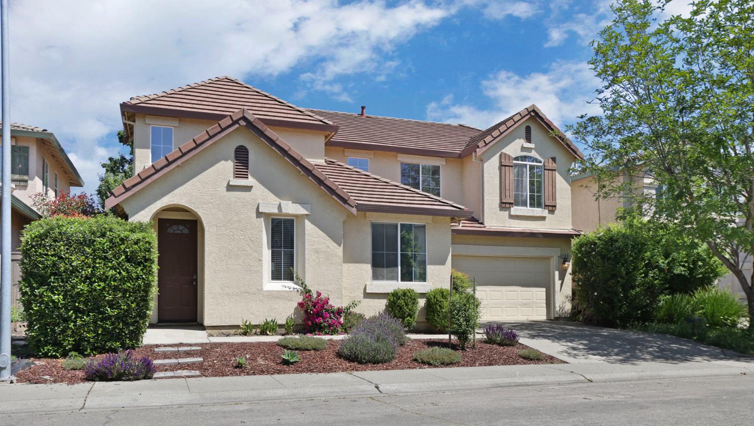 101 S Pinnacles Circle — photo