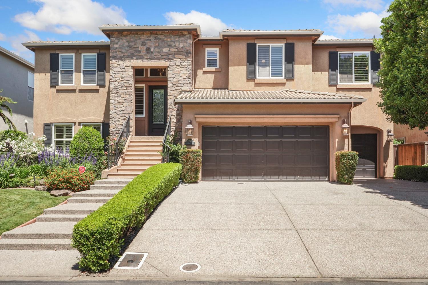 6153 Riverbank Circle — photo
