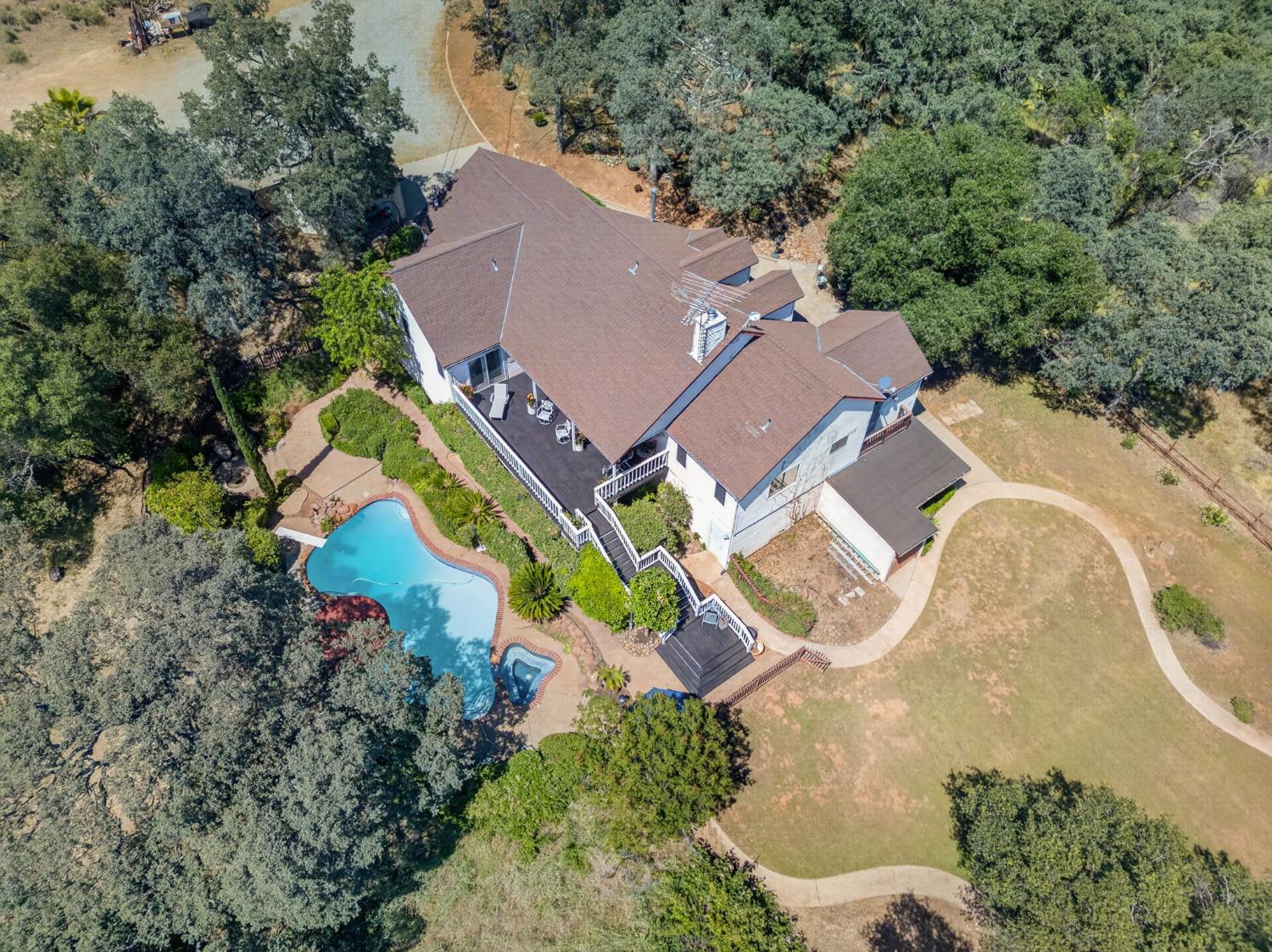 1700 Shadydale Lane — photo