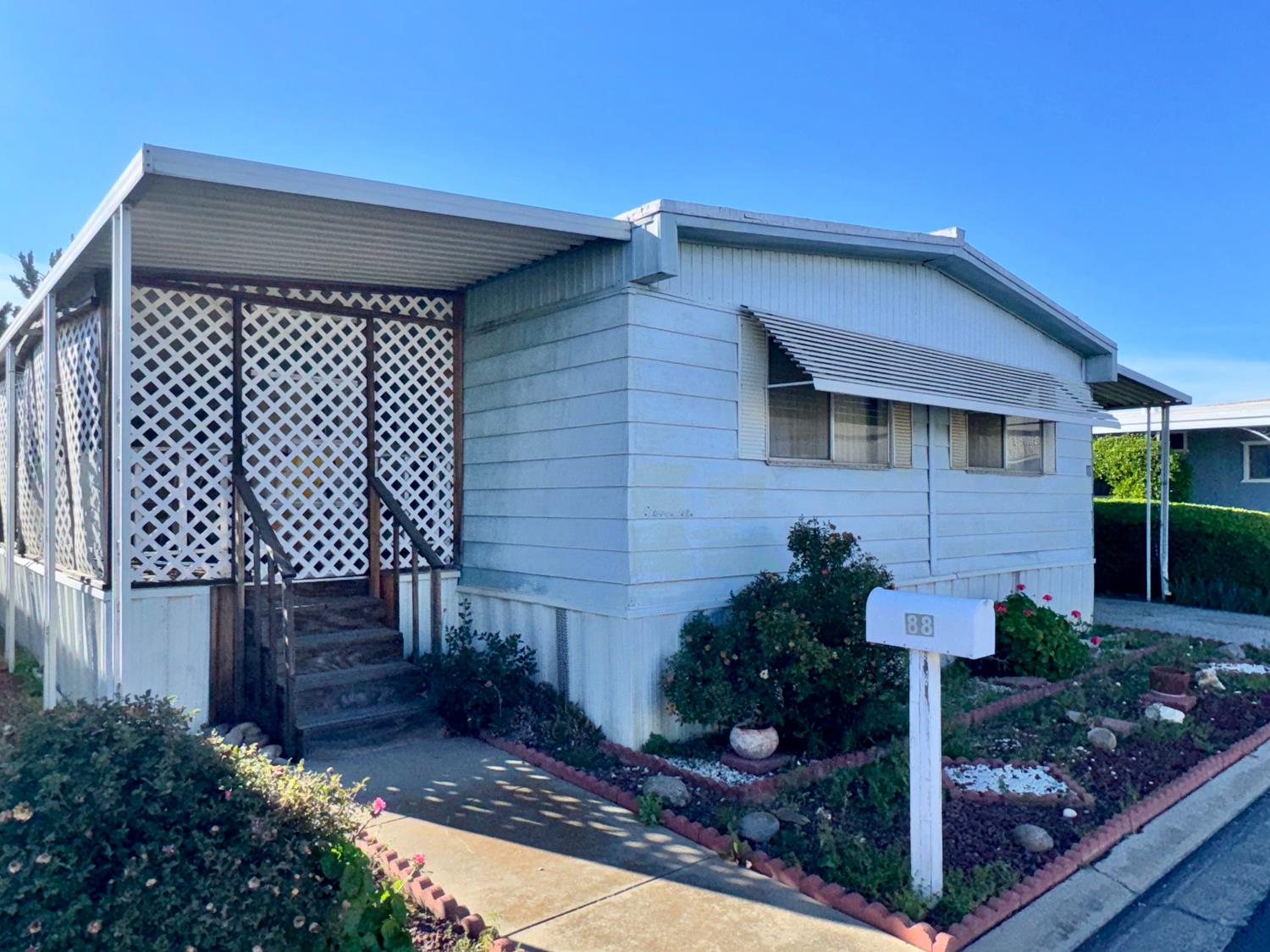 2240 Golden Oak Lane 88 — photo