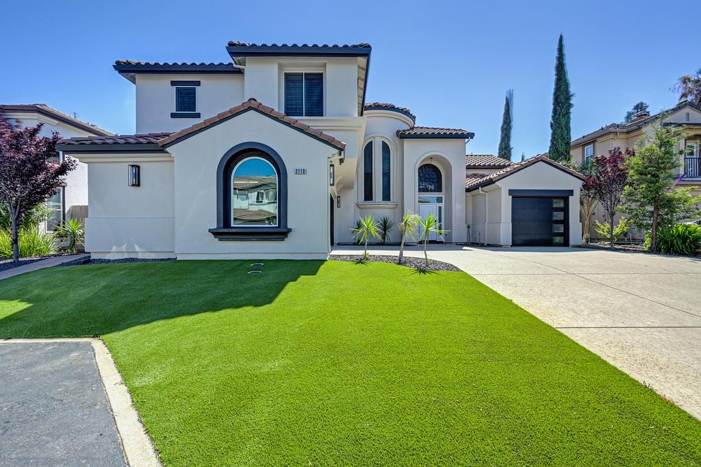 2110 Blackheath Lane — photo