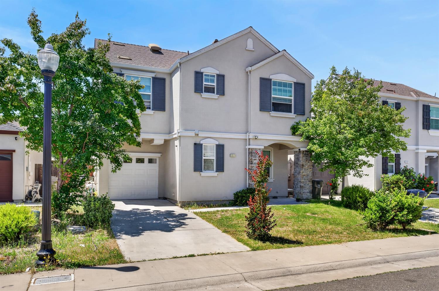 1211 Golden Angel Way — photo