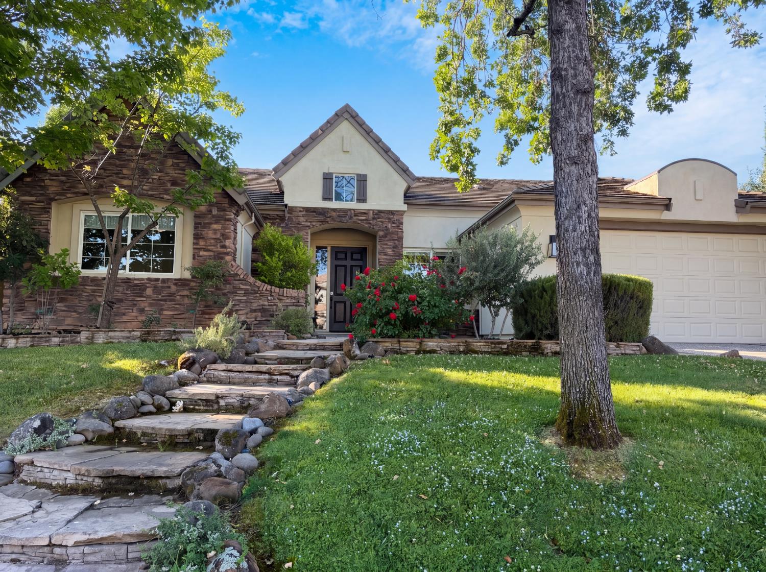 1401 Grey Owl Circle — photo