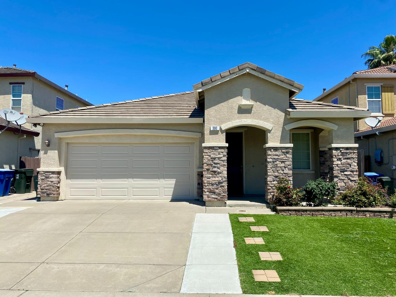 390 Greg Thatch Circle — photo