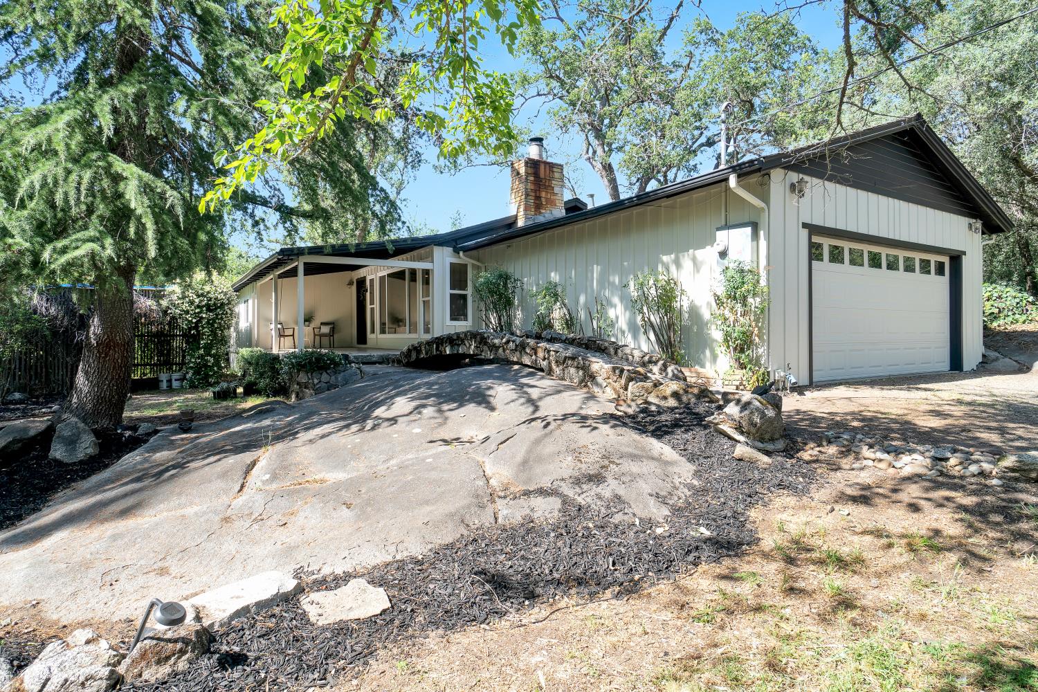 6299 Horseshoe Bar Road — photo