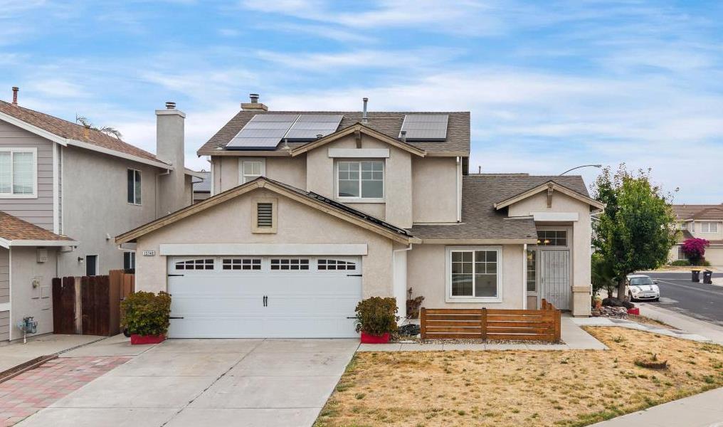 13740 Peridot Street — photo