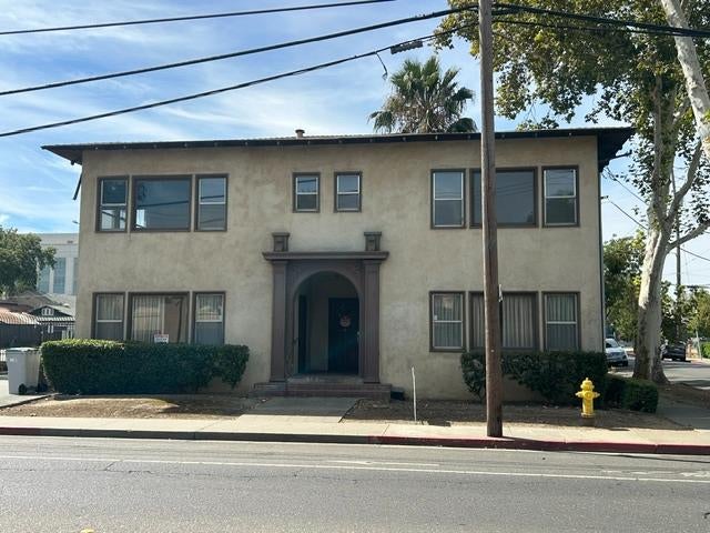 902 Court Street — photo