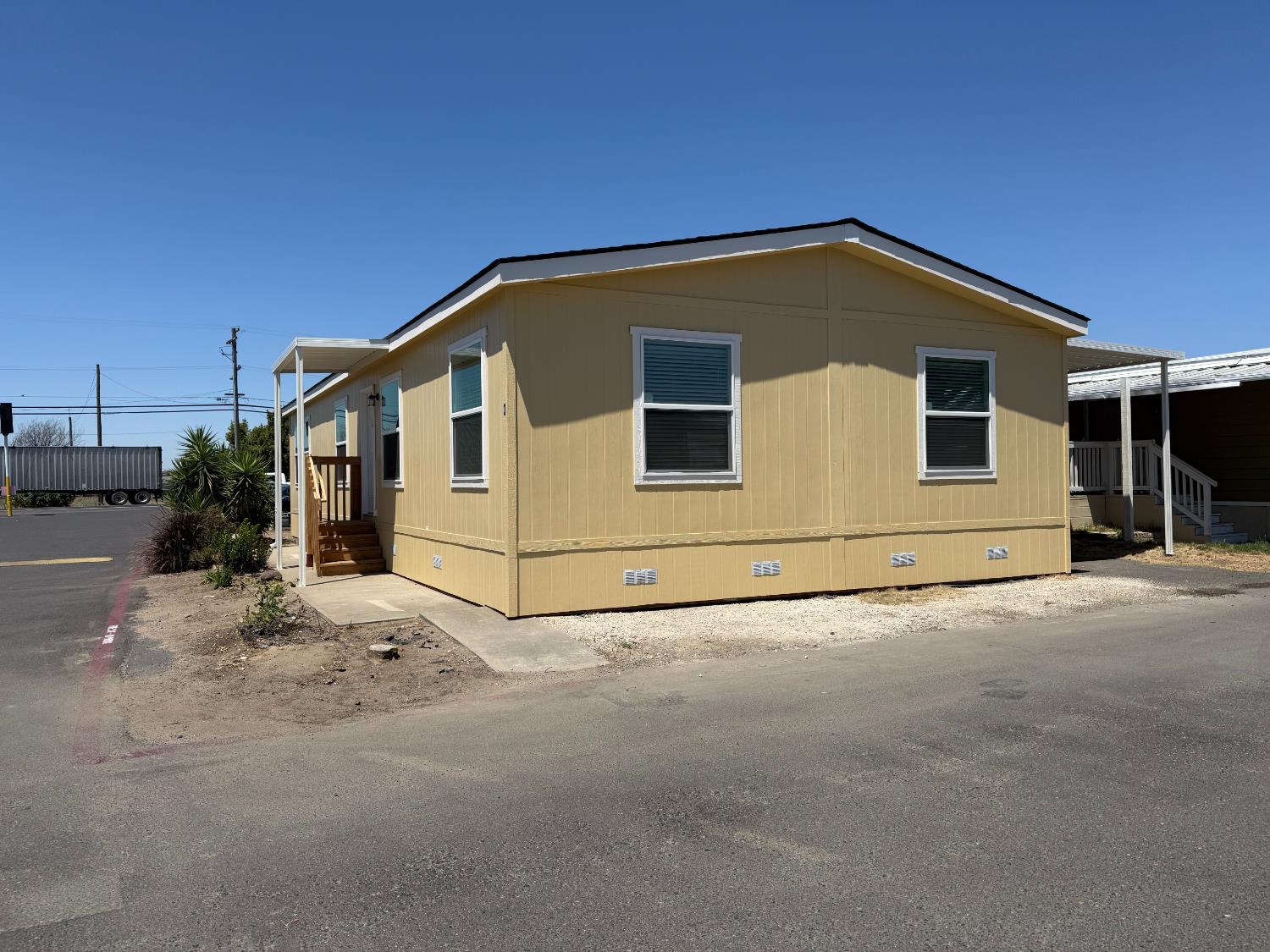 200 Santa Fe Drive 3 — photo