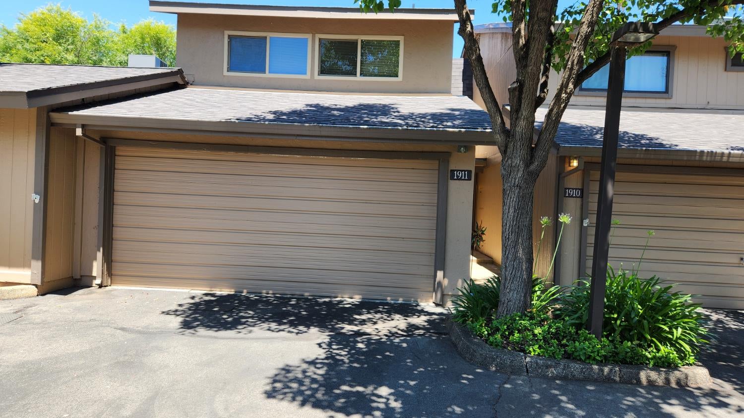 1911 Bechelli Lane — photo