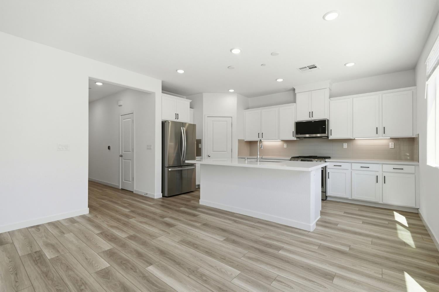 1259 Leonhardt Loop, Lincoln, CA 95648 — photo 2