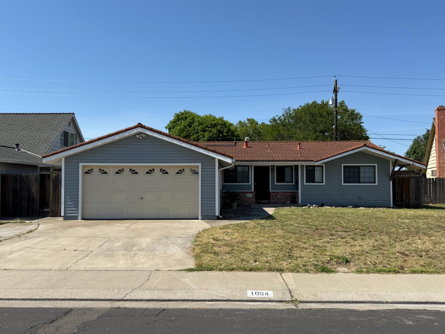 1064 Tioga Way — photo