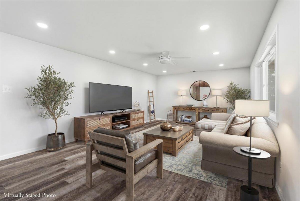 4607 Hixon Circle — photo